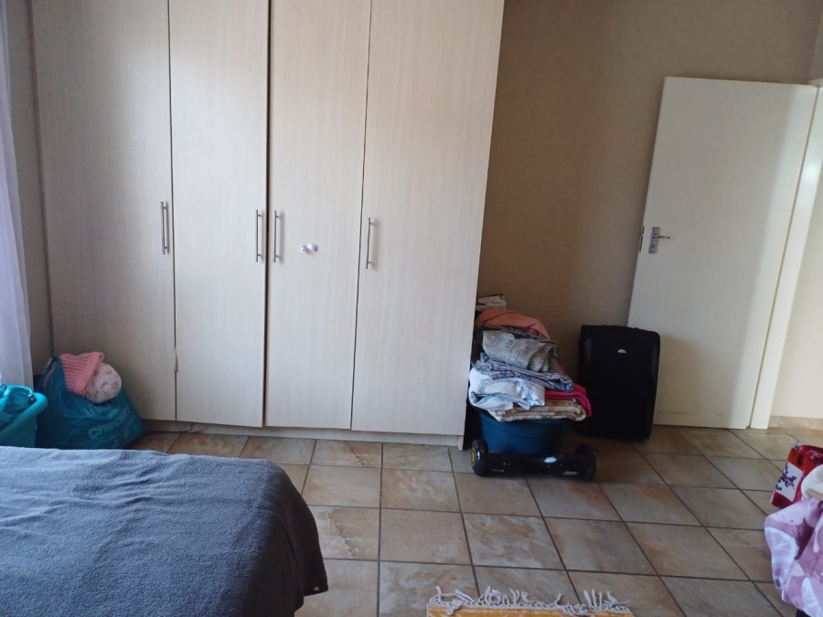 2 Bedroom Property for Sale in Gateway Manor North West